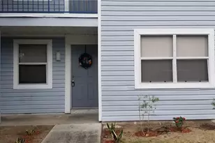 5052 Terrace Club Ln, Tampa, FL 33617 - Photo 1