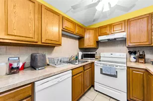 2575 Pine Ridge Way S, Palm Harbor, FL 34684 - Photo 11