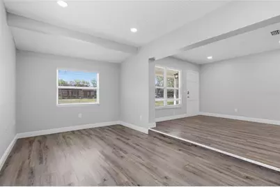8609 Chinaberry Drive, Tampa, FL 33637 - Photo 17