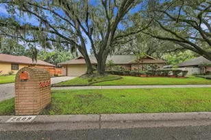 2609 Manor Oak Dr, Valrico, FL 33596 - Photo 1