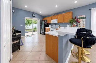 7746 Carriage Pointe Dr, Gibsonton, FL 33534 - Photo 15