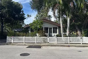 833 11th Ave N, Saint Petersburg, FL 33701 - Photo 1