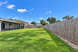 4901 Reagan Ave, Seffner, FL 33584 - Photo 11