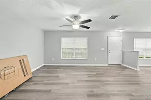 37640 Aaralyn Rd, Zephyrhills, FL 33542 - Photo 9