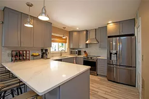 1640 Cape Hope Ave NE, Saint Petersburg, FL 33702 - Photo 3