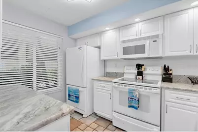 6372 Palma Del Mar Boulevard S #111, Saint Petersburg, FL 33715 - Photo 11