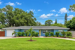 686 Southwest Boulevard N, Saint Petersburg, FL 33703 - Photo 1