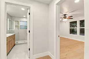 1110 12th St N, Saint Petersburg, FL 33705 - Photo 21