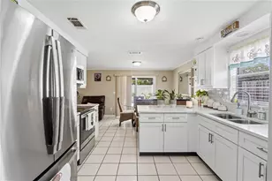 3105 Sandspur Dr, Tampa, FL 33618 - Photo 15