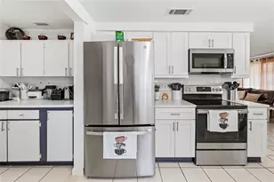 3105 Sandspur Dr, Tampa, FL 33618 - Photo 17