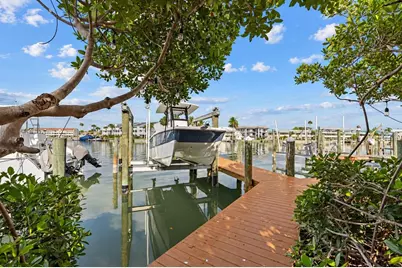 12016 Lagoon Ln, Treasure Island, FL 33706 - Photo 9
