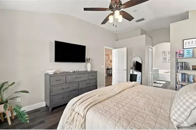 8335 Canterbury Lake Boulevard, Tampa, FL 33619 - Photo 13