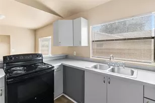 3701 38th Ave N, Saint Petersburg, FL 33713 - Photo 17