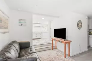 3025 56th St S, Saint Petersburg, FL 33707 - Photo 5
