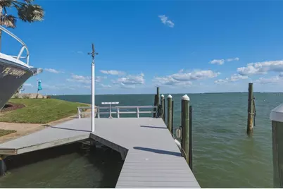 102 8th Street E, Tierra Verde, FL 33715 - Photo 31