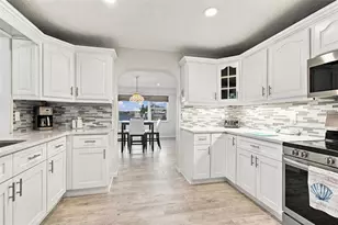 11975 7th St E, Treasure Island, FL 33706 - Photo 29