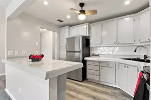 211 Fernwood Cir, Seminole, FL 33777 - Photo 7