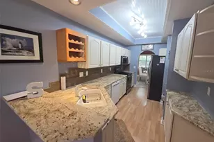 450 Date Palm Ct NE, Saint Petersburg, FL 33703 - Photo 11