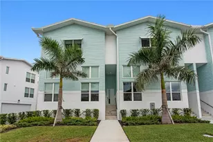 3870 Pompano Dr SE, Saint Petersburg, FL 33701 - Photo 1
