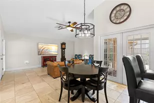 495 St Tropez Cir NE, Saint Petersburg, FL 33703 - Photo 7