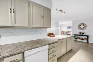 2511 Quincy St S, Saint Petersburg, FL 33711 - Photo 11