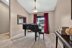 18301 Big Pond Way, Tampa, FL 33647 - Photo 9
