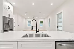 5620 3rd Ave N, Saint Petersburg, FL 33710 - Photo 17
