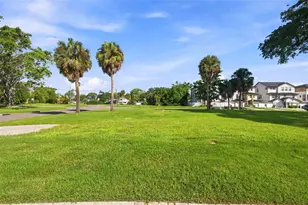 4647 Venetian Blvd NE, Saint Petersburg, FL 33703 - Photo 5