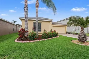 223 Cascade Bend Dr, Ruskin, FL 33570 - Photo 3