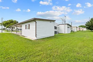 5244 Jo St, Zephyrhills, FL 33542 - Photo 7