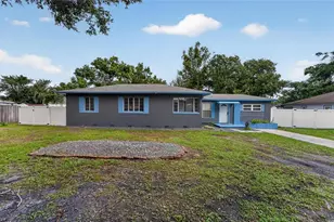 627 Holly Pl, Lakeland, FL 33801 - Photo 1
