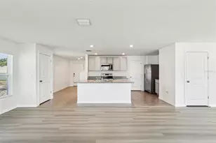 36557 Night Strawberry Ct, Dade City, FL 33525 - Photo 9