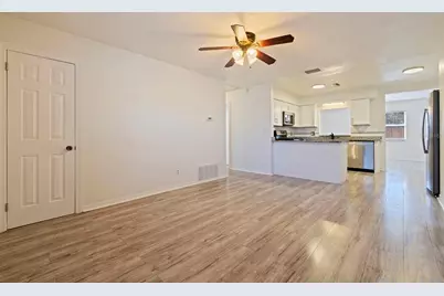 782 62nd Avenue N, Saint Petersburg, FL 33702 - Photo 5