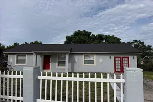 609 Maggie Cir, Winter Haven, FL 33880 - Photo 1