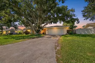 1356 Woodcrest Ave, Clearwater, FL 33756 - Photo 1