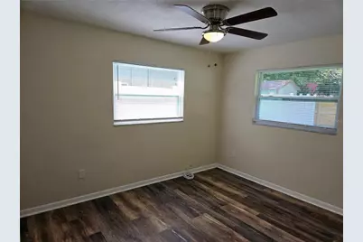 5718 45th Avenue N, Kenneth City, FL 33709 - Photo 9