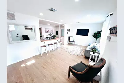 1300 21st Street S, Saint Petersburg, FL 33712 - Photo 5
