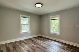 1021 E Cayuga St, Tampa, FL 33603 - Photo 13