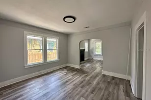 1021 E Cayuga St, Tampa, FL 33603 - Photo 9