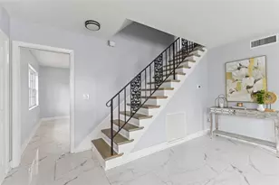 4000 14th Way NE, Saint Petersburg, FL 33703 - Photo 7