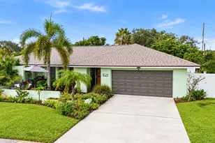 10211 139th St, Largo, FL 33774 - Photo 3