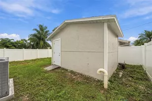 3205 Dunbar Dr, Sarasota, FL 34232 - Photo 39
