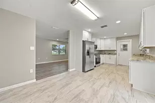 3205 Dunbar Dr, Sarasota, FL 34232 - Photo 11