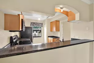 10199 Sailwinds Blvd S, Largo, FL 33773 - Photo 13