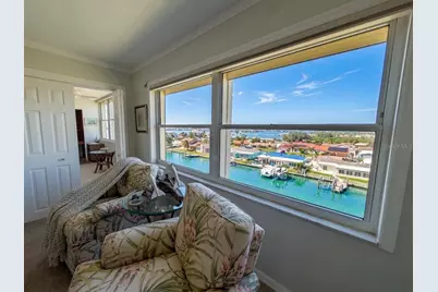 4725 Cove Circle #APT 609, Saint Petersburg, FL 33708 - Photo 9