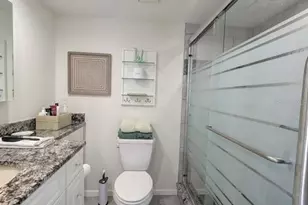 4725 Cove Cir, Saint Petersburg, FL 33708 - Photo 15