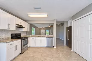 8736 Morrison Oaks Ct, Temple Terrace, FL 33637 - Photo 15