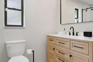 330 Patica Rd NE, Saint Petersburg, FL 33702 - Photo 21