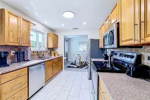 520 McArthur Ave, Sarasota, FL 34243 - Photo 17