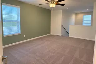 6304 Beverly Hls Dr, Zephyrhills, FL 33541 - Photo 11